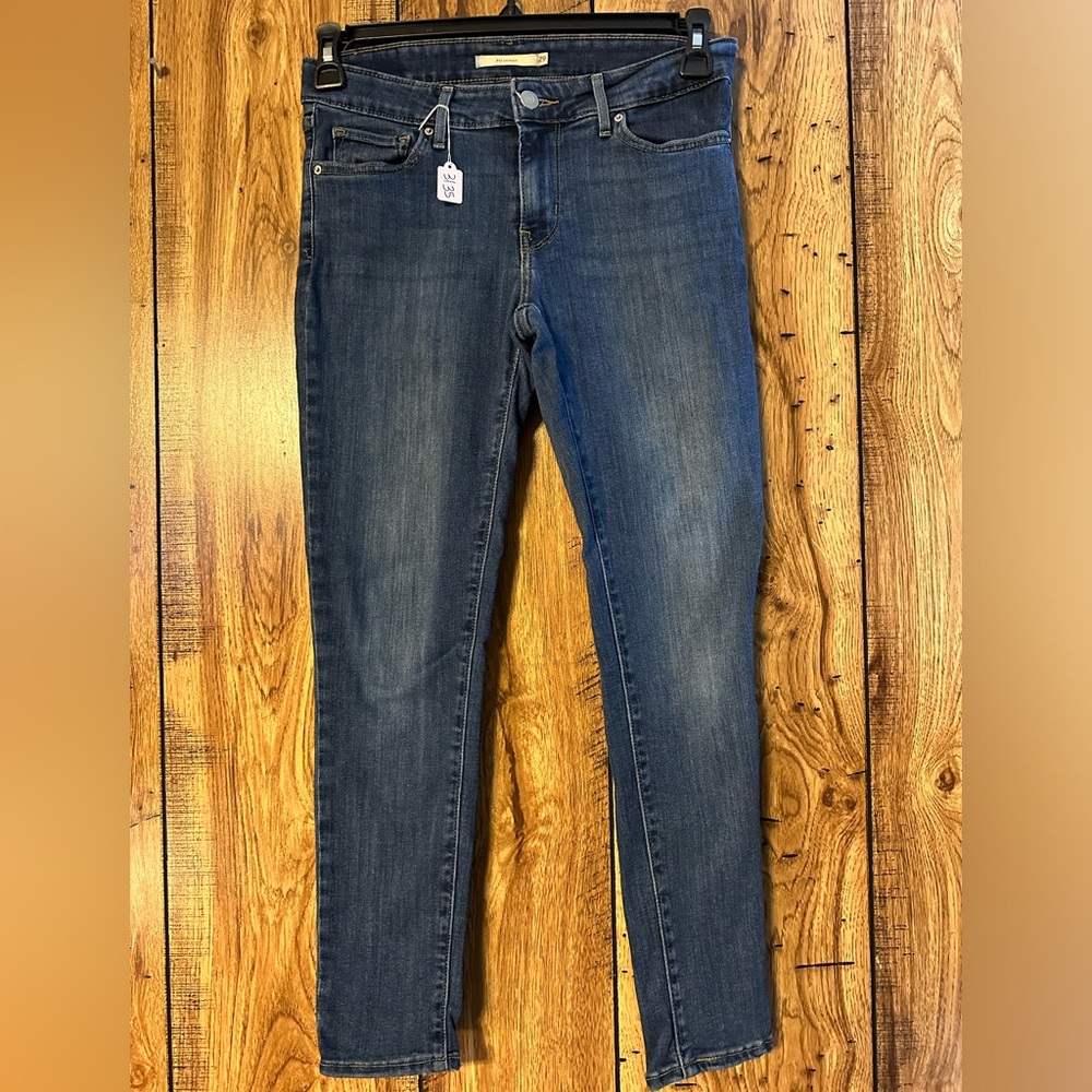 GUC Levi’s denim jeans. Size 29. Women’s.
